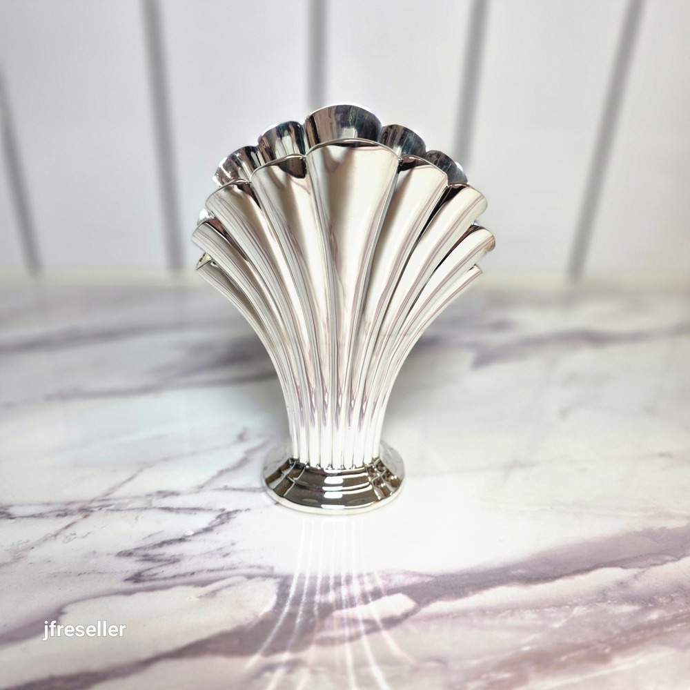 Towle Silversmiths Silverplated Shell Fan Vase Removable Liner w/Box 6.5" NOS